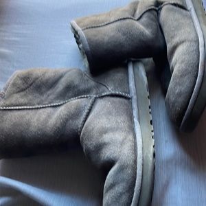 Grey Uggs size 6 1/2